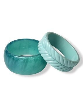 Vintage Lucite Acrylic Chunky Bangle Bracelets Pair